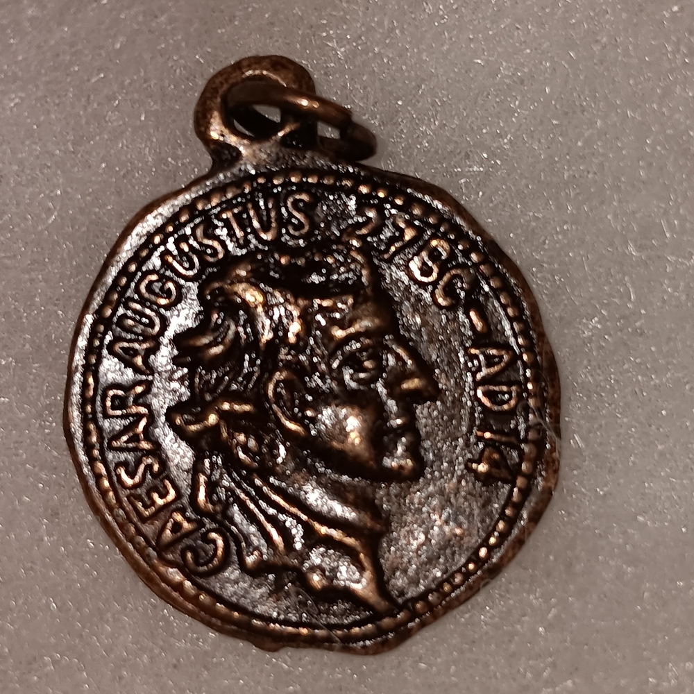 Vintage Unisex CAESAR AUGUSTUS/VIRGIN MARY/BABY JESUS  MEDAL